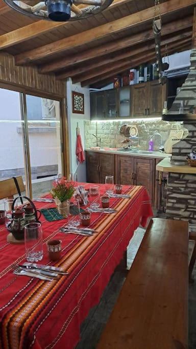 Къща Под Наем-Нощувки Tărgovište Esterno foto