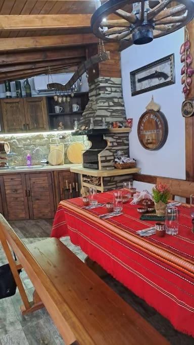 Къща Под Наем-Нощувки Tărgovište Esterno foto